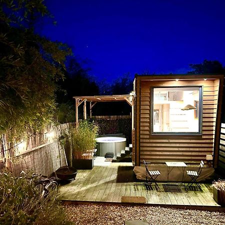 Tiny House With Garden And Jacuzzi Near Amsterdam Villa Vijfhuizen Bagian luar foto