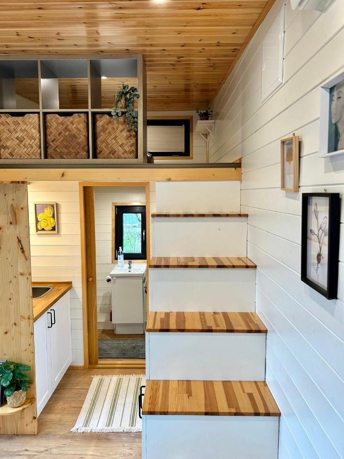 Tiny House With Garden And Jacuzzi Near Amsterdam Villa Vijfhuizen Bagian luar foto